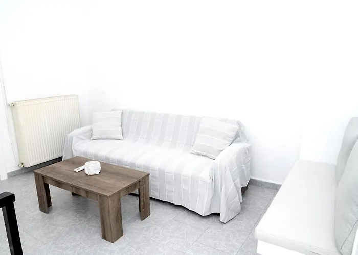 Inej Maisonette
