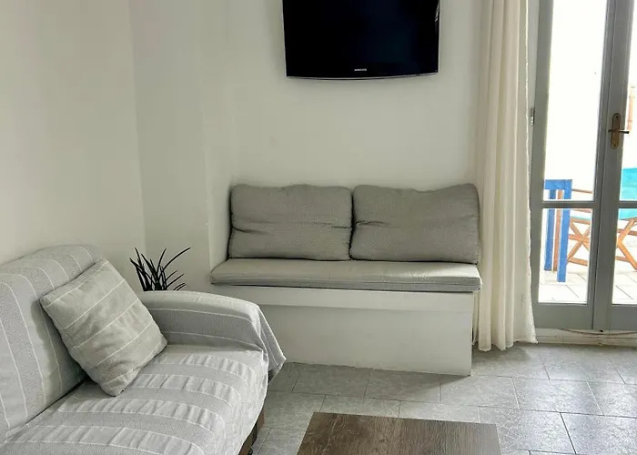 Inej Maisonette